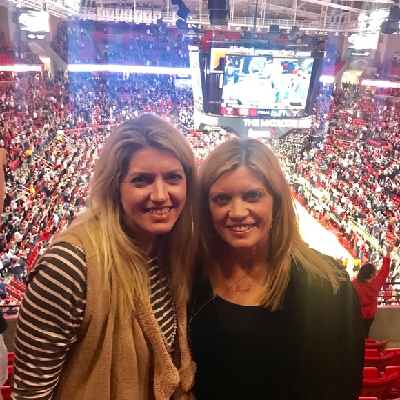 Meet your Posher, Leslie - Picture 5 of 6